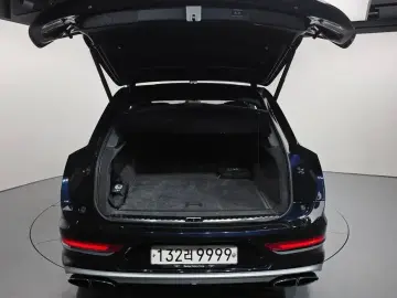 2025 Bentley Bentayga с пробегом 9 796 км