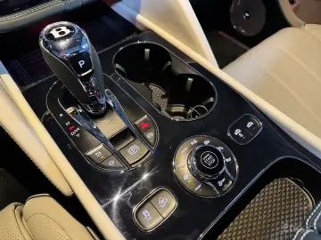 2024 Bentley Bentayga с пробегом 8 900 км