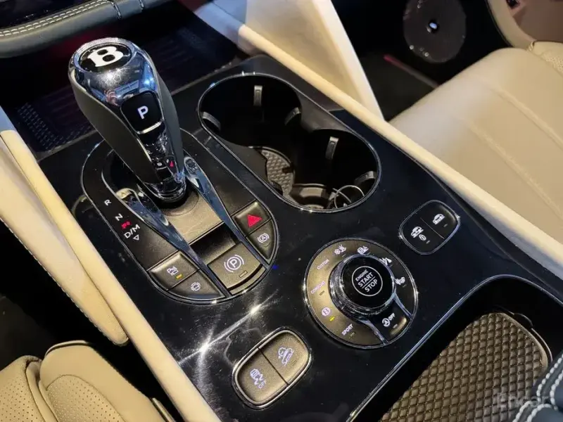 2024 Bentley Bentayga с пробегом 8 900 км