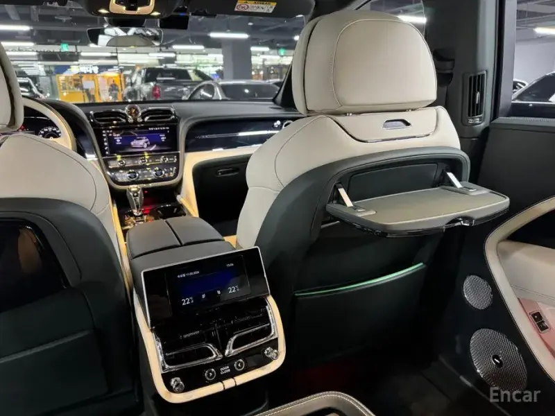2024 Bentley Bentayga с пробегом 8 900 км