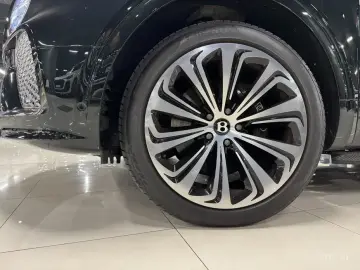 2024 Bentley Bentayga с пробегом 8 900 км