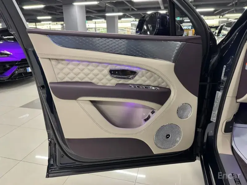 2021 Bentley Bentayga с пробегом 28 400 км
