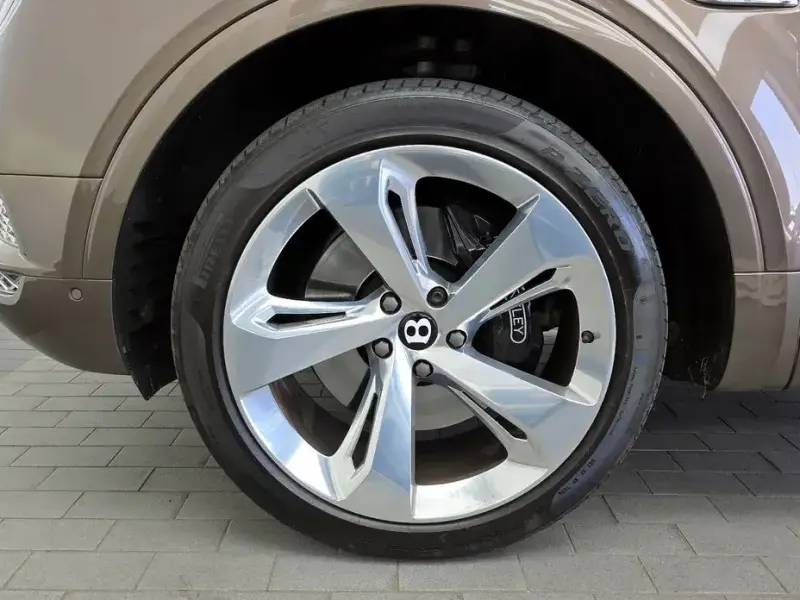2017 Bentley Bentayga с пробегом 18 966 км