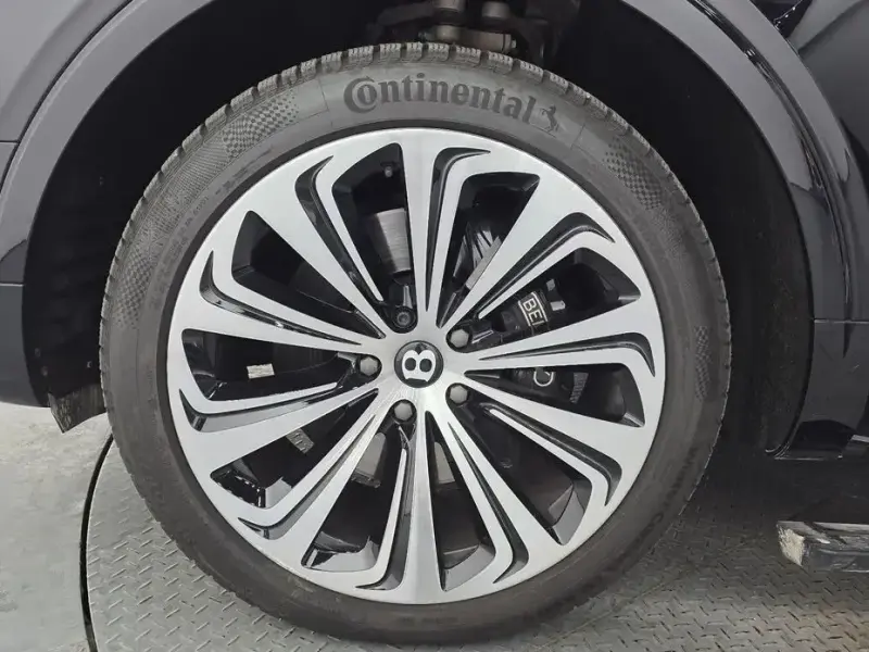 2023 Bentley Bentayga с пробегом 40 852 км