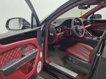 2023 Bentley Bentayga с пробегом 40 852 км