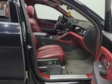 2023 Bentley Bentayga с пробегом 40 852 км