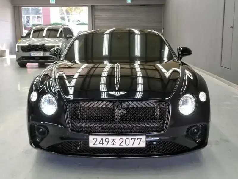 2023 Bentley Continental GT с пробегом 9 021 км