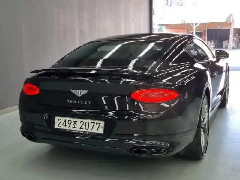 2023 Bentley Continental GT с пробегом 9 021 км