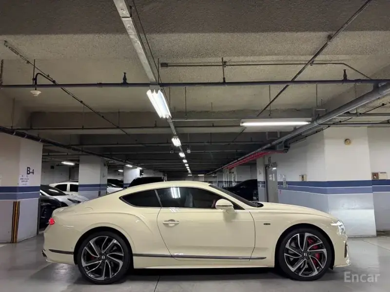 2025 Bentley Continental GT с пробегом 4 800 км