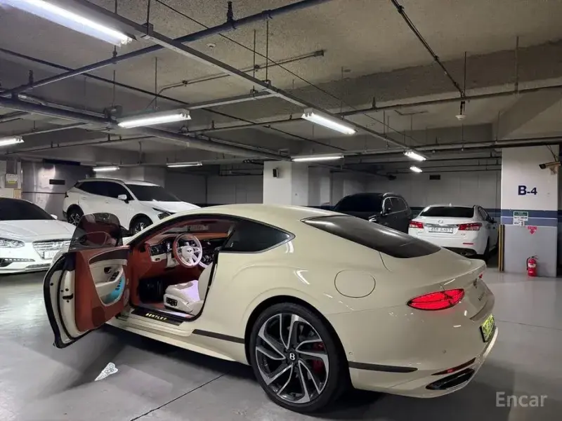 2025 Bentley Continental GT с пробегом 4 800 км