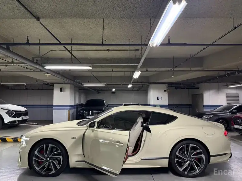 2025 Bentley Continental GT с пробегом 4 800 км