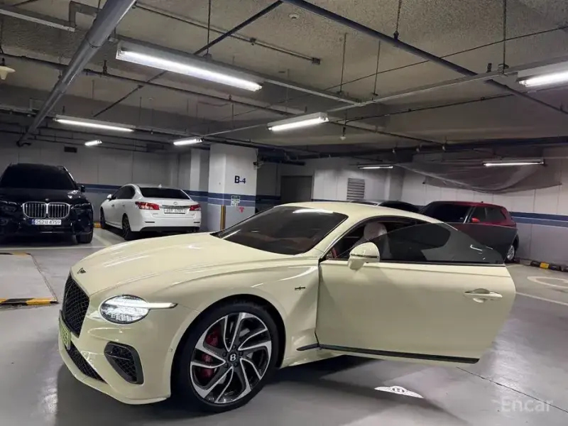 2025 Bentley Continental GT с пробегом 4 800 км