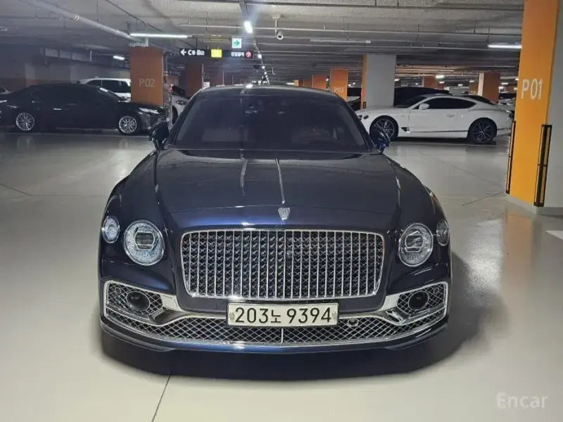2022 Bentley Flying Spur с пробегом 32 300 км