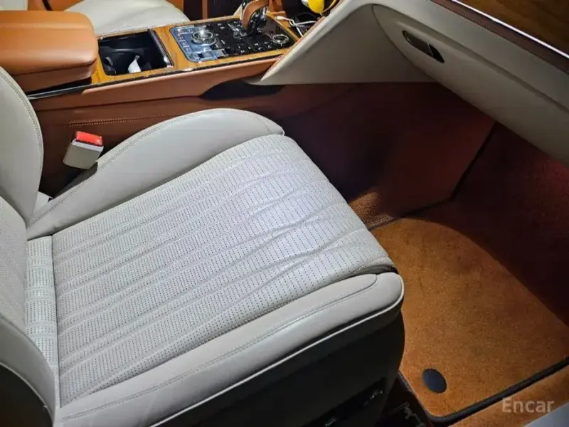 2022 Bentley Flying Spur с пробегом 32 300 км