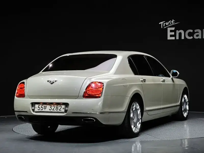 2011 Bentley Flying Spur с пробегом 83 668 км
