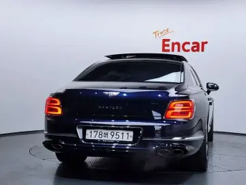 2022 Bentley Flying Spur с пробегом 37 244 км