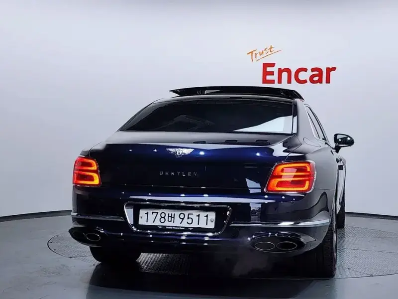 2022 Bentley Flying Spur с пробегом 37 244 км
