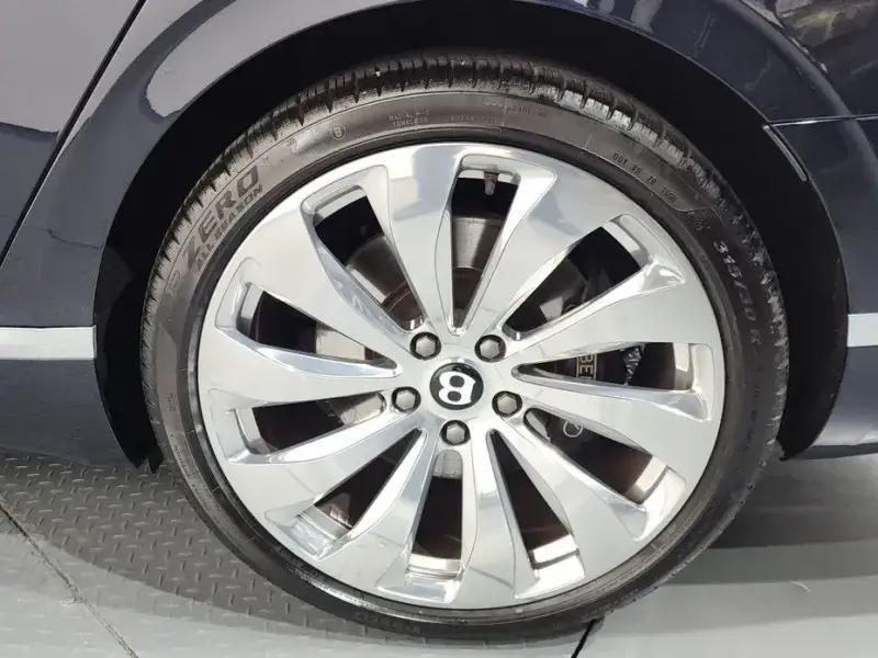 2022 Bentley Flying Spur с пробегом 37 244 км