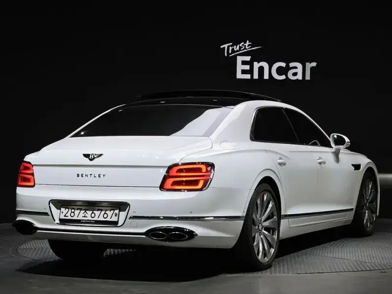 2021 Bentley Flying Spur с пробегом 80 312 км