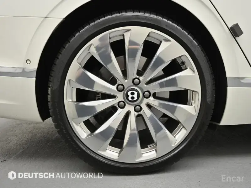 2021 Bentley Flying Spur с пробегом 47 777 км