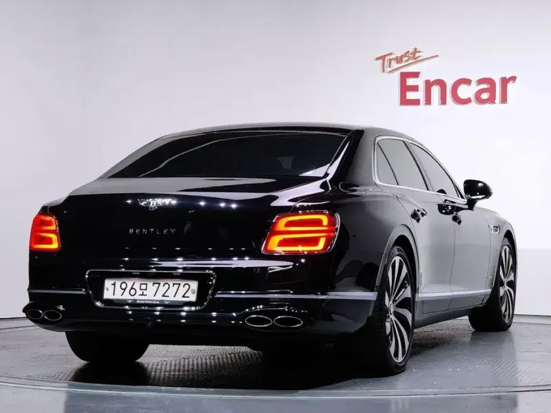 2023 Bentley Flying Spur с пробегом 16 292 км