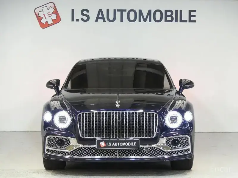 2023 Bentley Flying Spur с пробегом 33 900 км