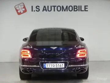 2023 Bentley Flying Spur с пробегом 33 900 км