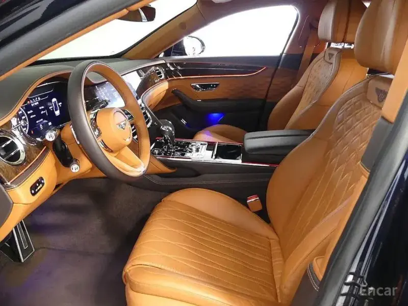 2023 Bentley Flying Spur с пробегом 33 900 км