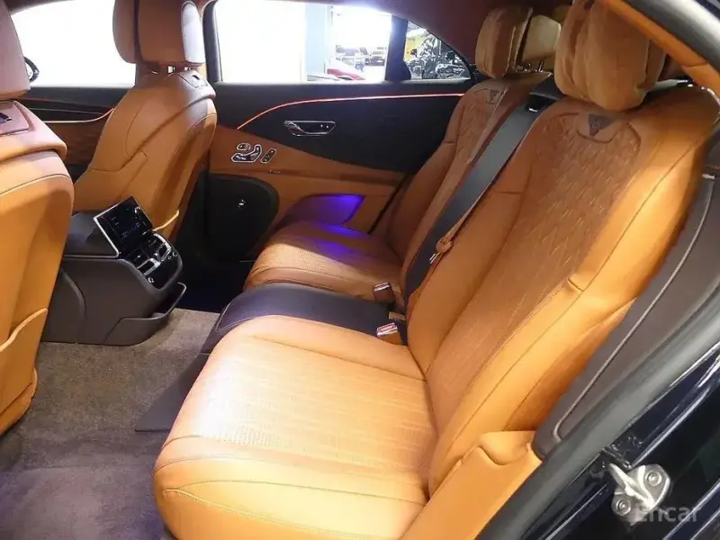 2023 Bentley Flying Spur с пробегом 33 900 км
