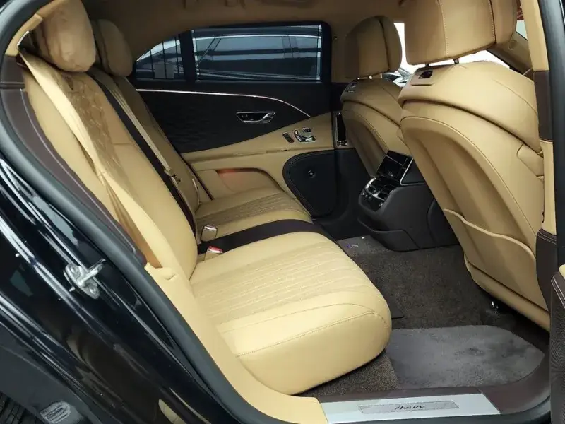 2023 Bentley Flying Spur с пробегом 16 292 км