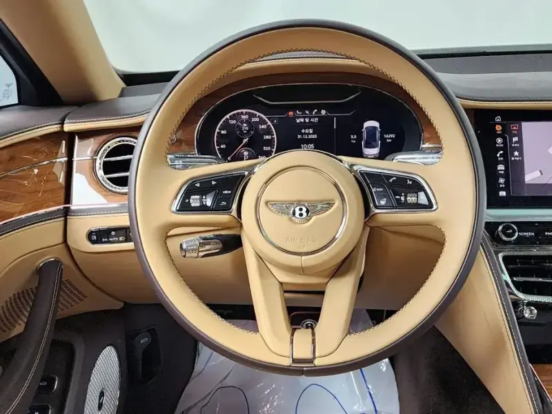 2023 Bentley Flying Spur с пробегом 16 292 км