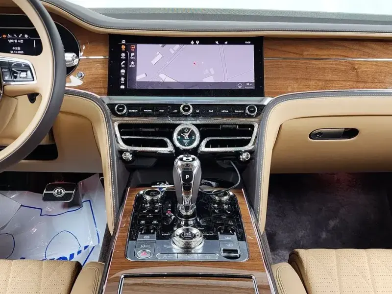 2023 Bentley Flying Spur с пробегом 16 292 км