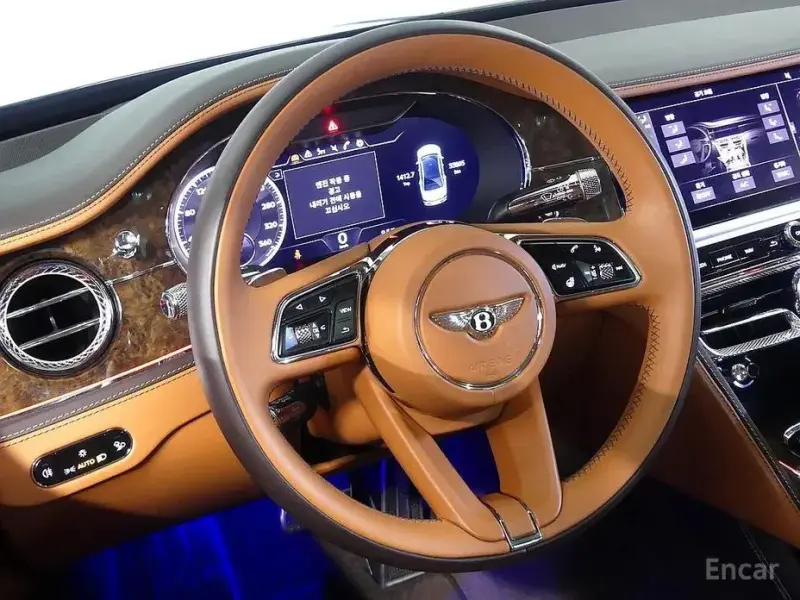 2023 Bentley Flying Spur с пробегом 33 900 км