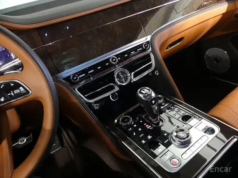 2023 Bentley Flying Spur с пробегом 33 900 км