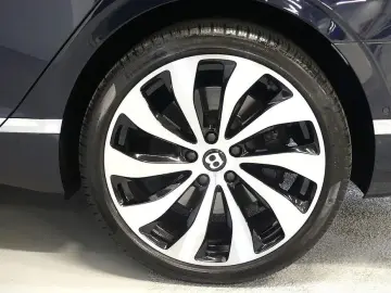2023 Bentley Flying Spur с пробегом 33 900 км