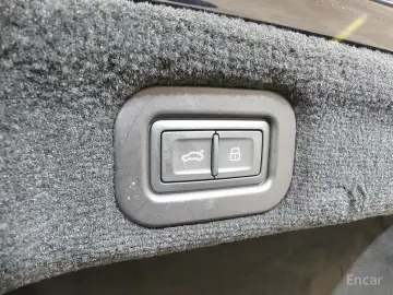 2023 Bentley Flying Spur с пробегом 33 900 км