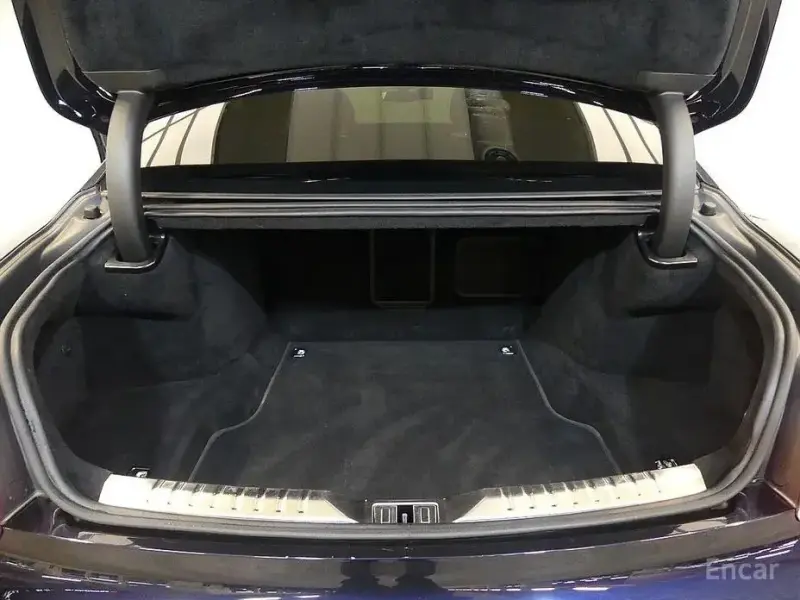2023 Bentley Flying Spur с пробегом 33 900 км