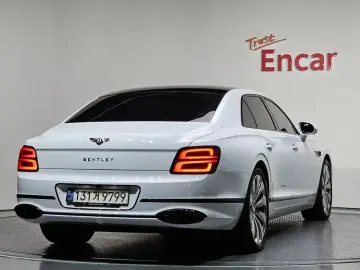 2022 Bentley Flying Spur с пробегом 112 866 км