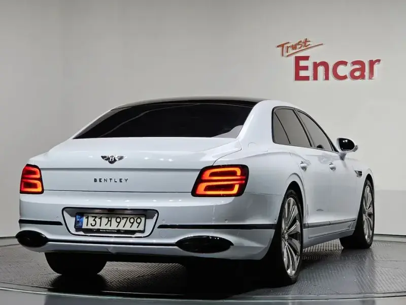 2022 Bentley Flying Spur с пробегом 112 866 км