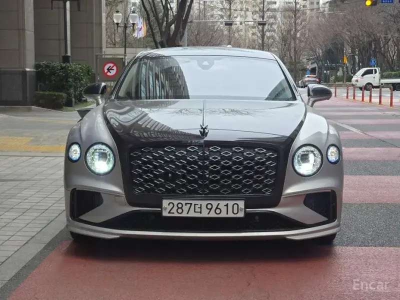 2025 Bentley Flying Spur с пробегом 2 200 км