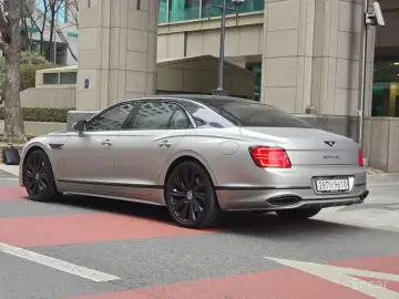 2025 Bentley Flying Spur с пробегом 2 200 км