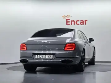 2021 Bentley Flying Spur с пробегом 37 586 км