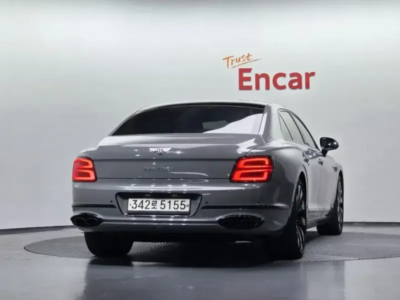 2021 Bentley Flying Spur с пробегом 37 586 км