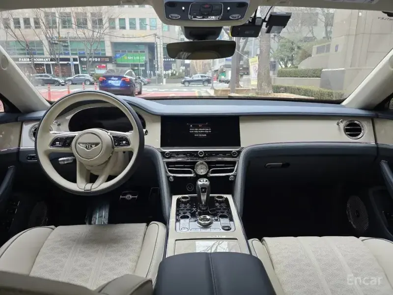 2025 Bentley Flying Spur с пробегом 2 200 км