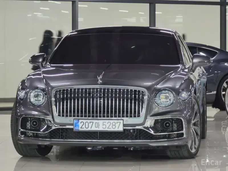 2020 Bentley Flying Spur с пробегом 18 500 км