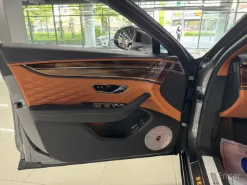 2020 Bentley Flying Spur с пробегом 18 500 км