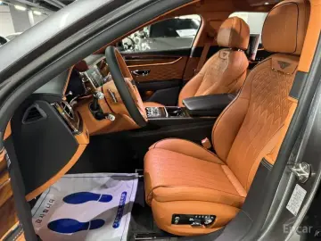 2020 Bentley Flying Spur с пробегом 18 500 км