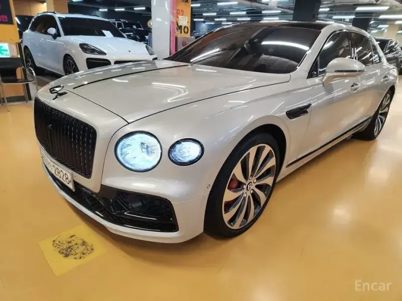 2021 Bentley Flying Spur с пробегом 44 000 км