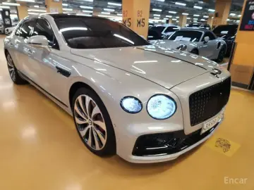 2021 Bentley Flying Spur с пробегом 44 000 км