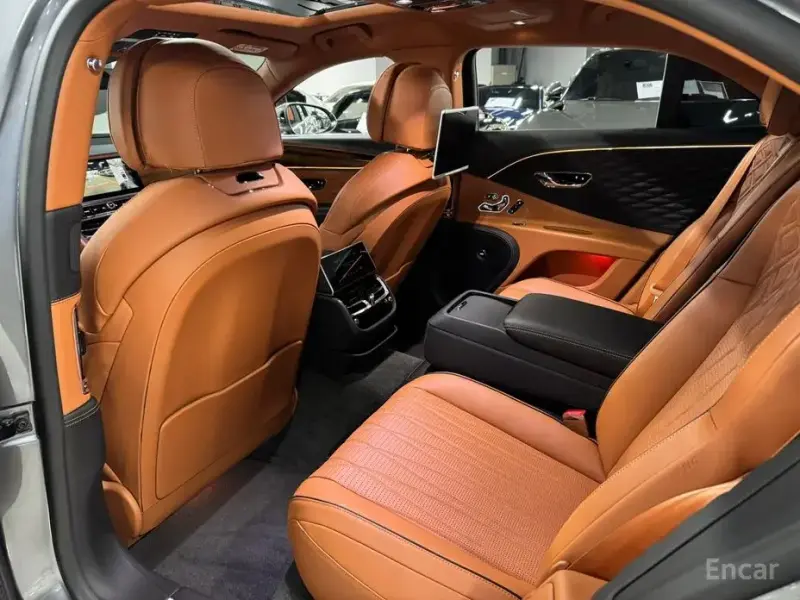 2020 Bentley Flying Spur с пробегом 18 500 км